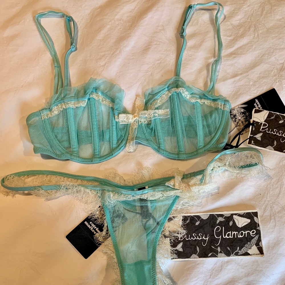 Sexy Pussy Glamore Bra & Tiny String Set! NWT!